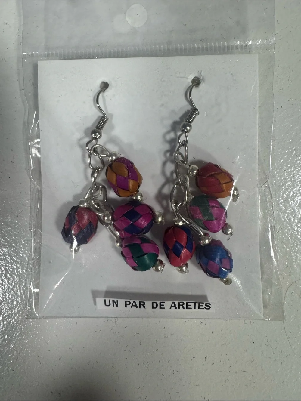 🌺 Handmade Mexican Palm Fiber Earrings – Colorful Artisan Design 🌺 - Picture 3 of 4